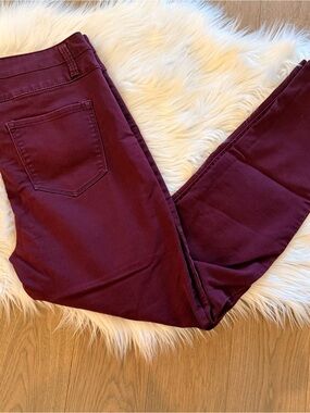 Tinseltown Women’s Skinny Jeans in Wine Burgundy
